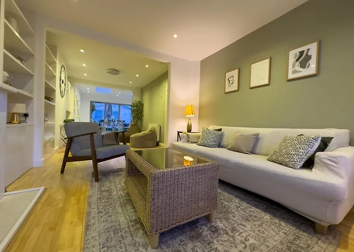 Mark Road Villa